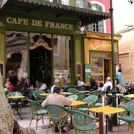 Studio De Charme Avec Sa Terrasse En Plein Coeur De Ville LʼIsle-sur-la-Sorgue Exteriér fotografie
