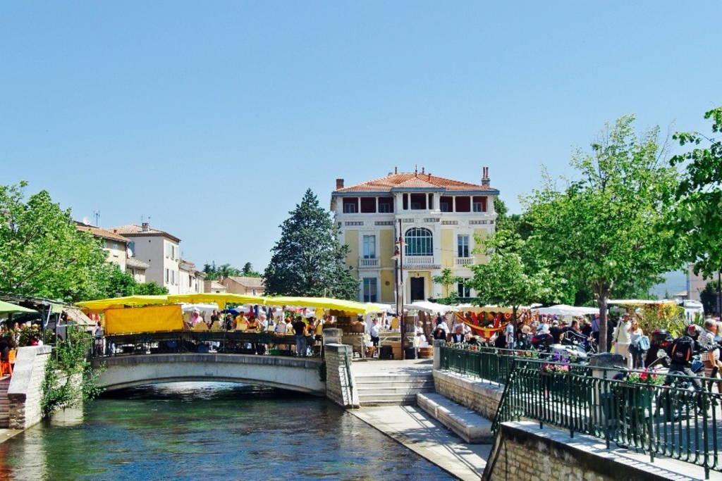 Studio De Charme Avec Sa Terrasse En Plein Coeur De Ville LʼIsle-sur-la-Sorgue Exteriér fotografie