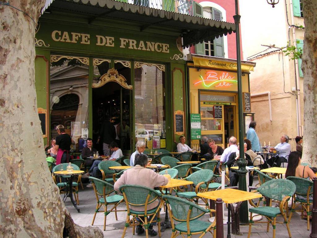 Studio De Charme Avec Sa Terrasse En Plein Coeur De Ville LʼIsle-sur-la-Sorgue Exteriér fotografie